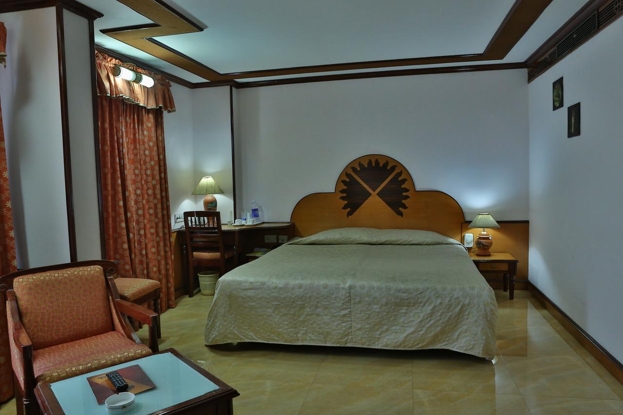 The Surya, Cochin Hotel อันกามาลี ภายนอก รูปภาพ