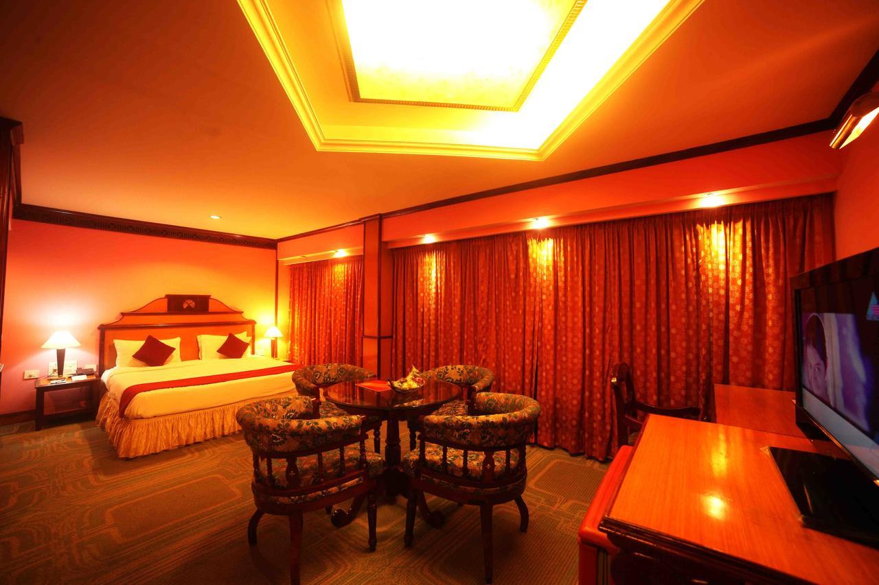 The Surya, Cochin Hotel อันกามาลี ภายนอก รูปภาพ