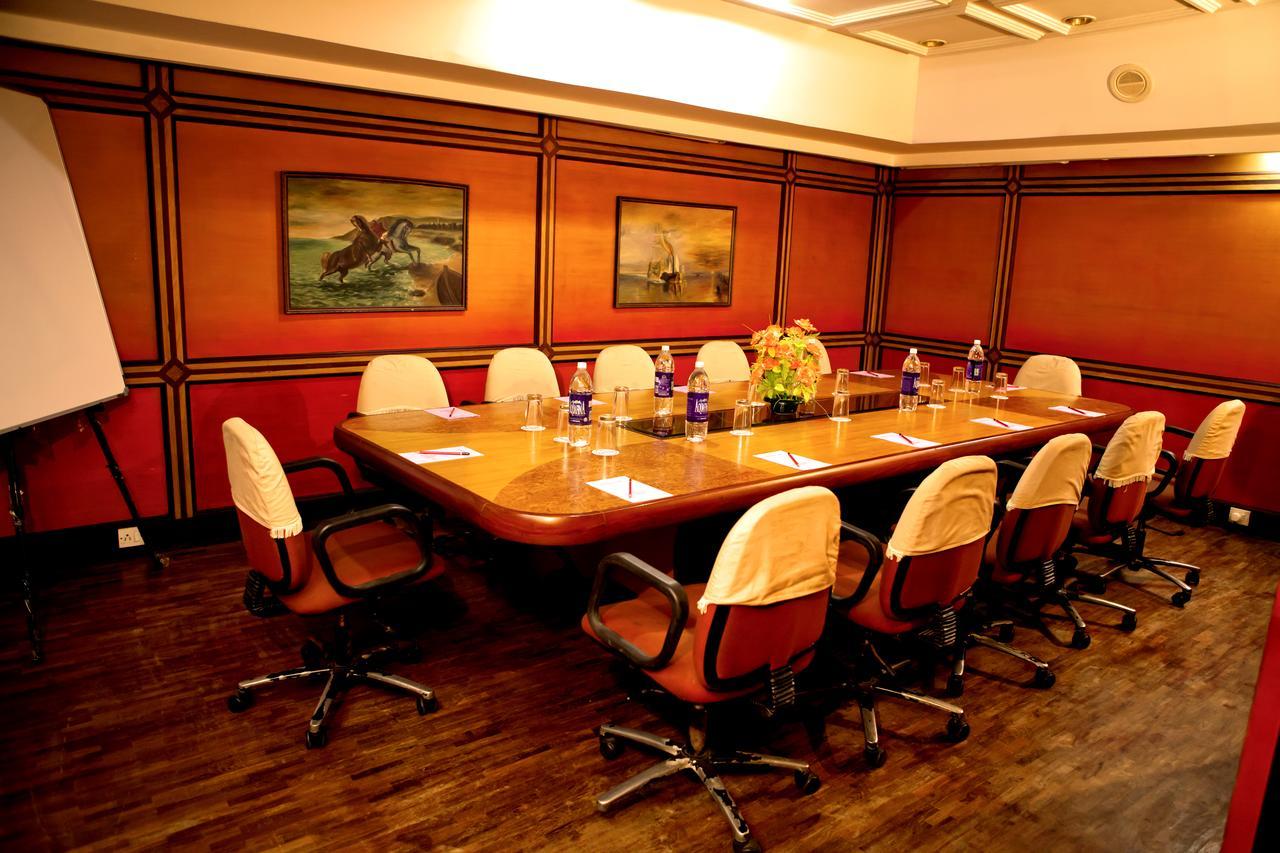 The Surya, Cochin Hotel อันกามาลี ภายนอก รูปภาพ